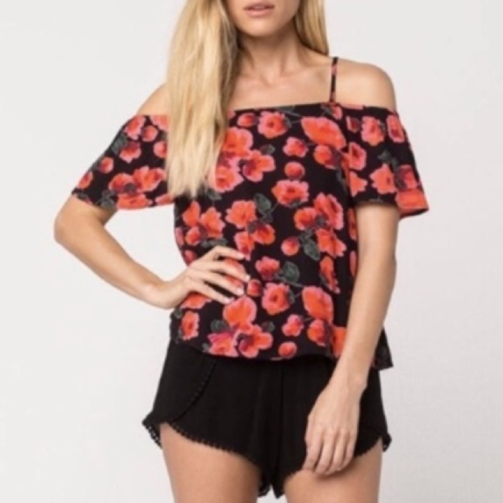Billabong summer nights off the shoulder floral top size small